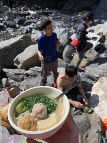 雲海野溪溫泉｜在自然裡，每個人都像個孩子（第 6 張，共 9 張）