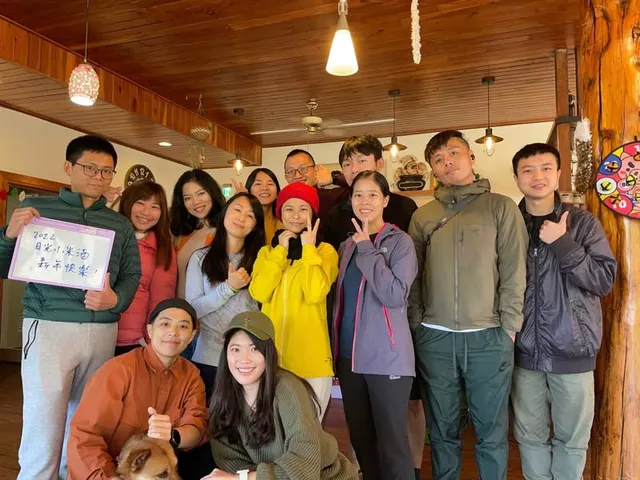 月光小米酒第 8 個跨年｜伴著火光唱到三更（第 22 張，共 23 張）